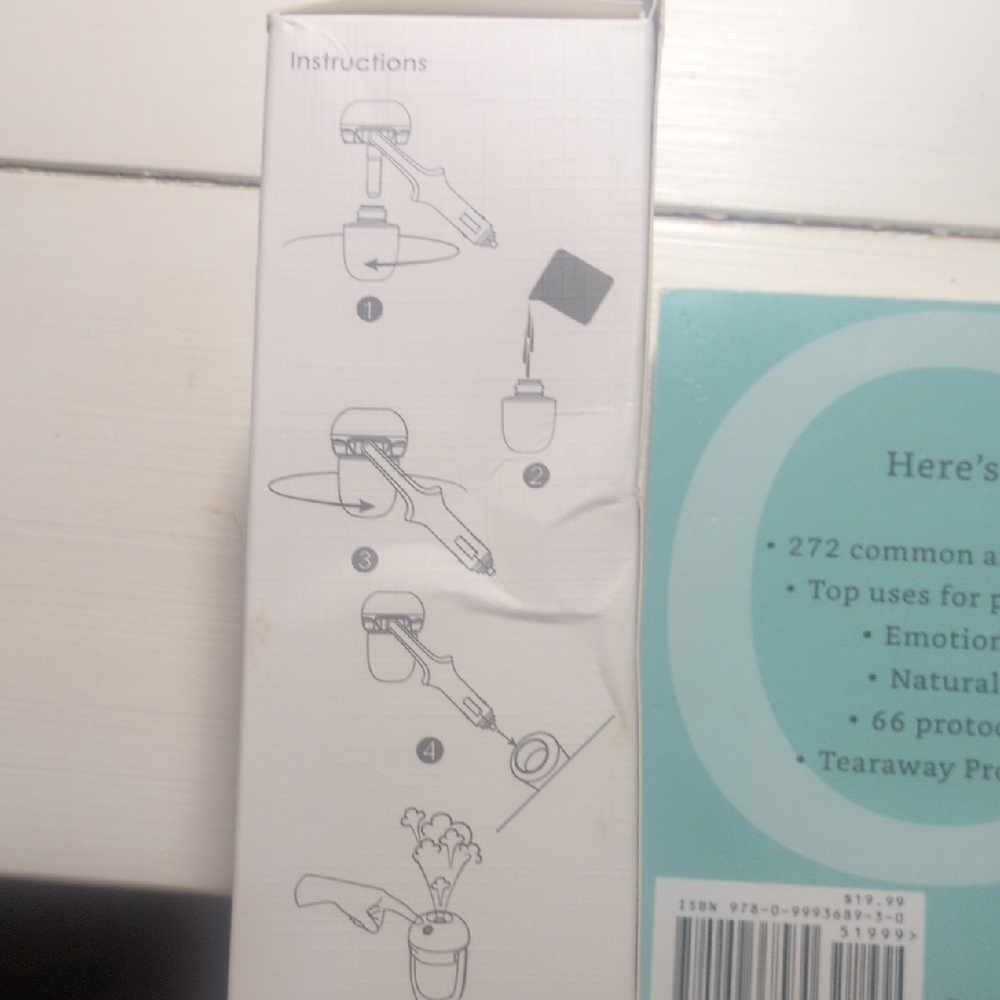 Mini Car Diffuser And oils Book - Picture 4 of 5